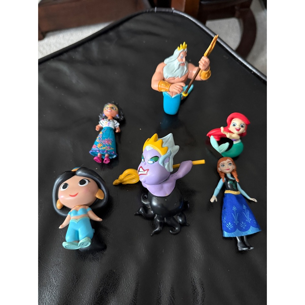 Random‎ Disney Princesses and Villains Figurines Ariel Ursula Triton Jasmine